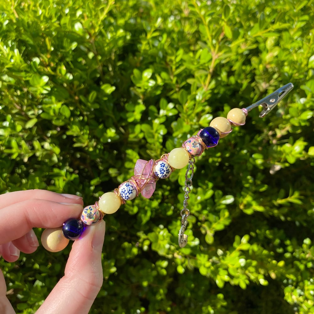 Image of pastel night roach clip 