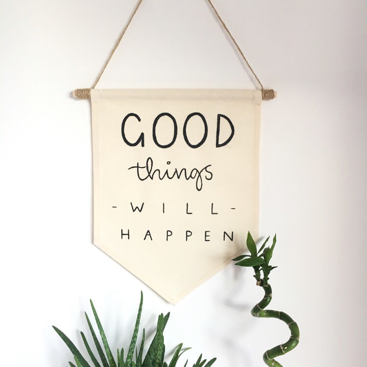 Custom Wall Hanging / Dainty Daisy Designs