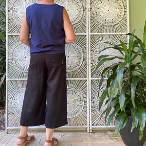 Image of Linea pants 4/5 - Linen - Black