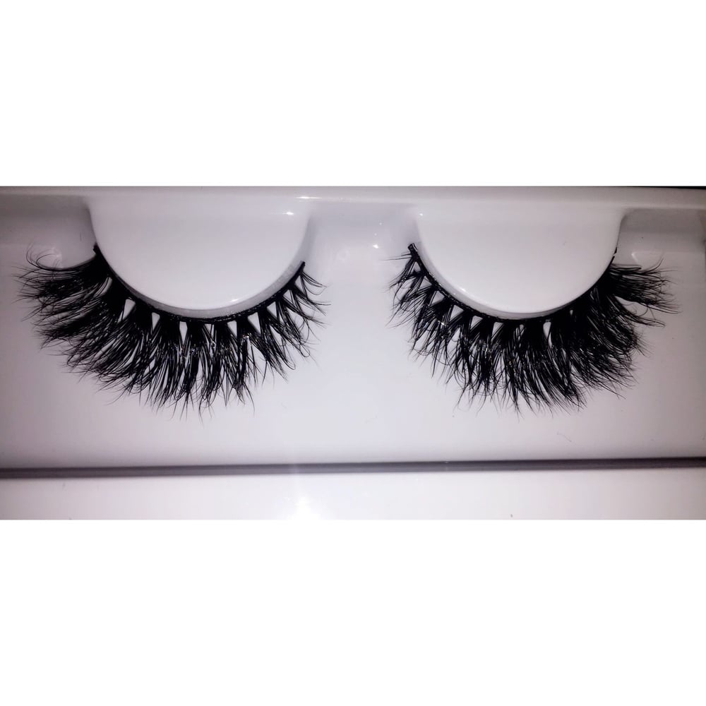 Image of 'COCO' eyelashes