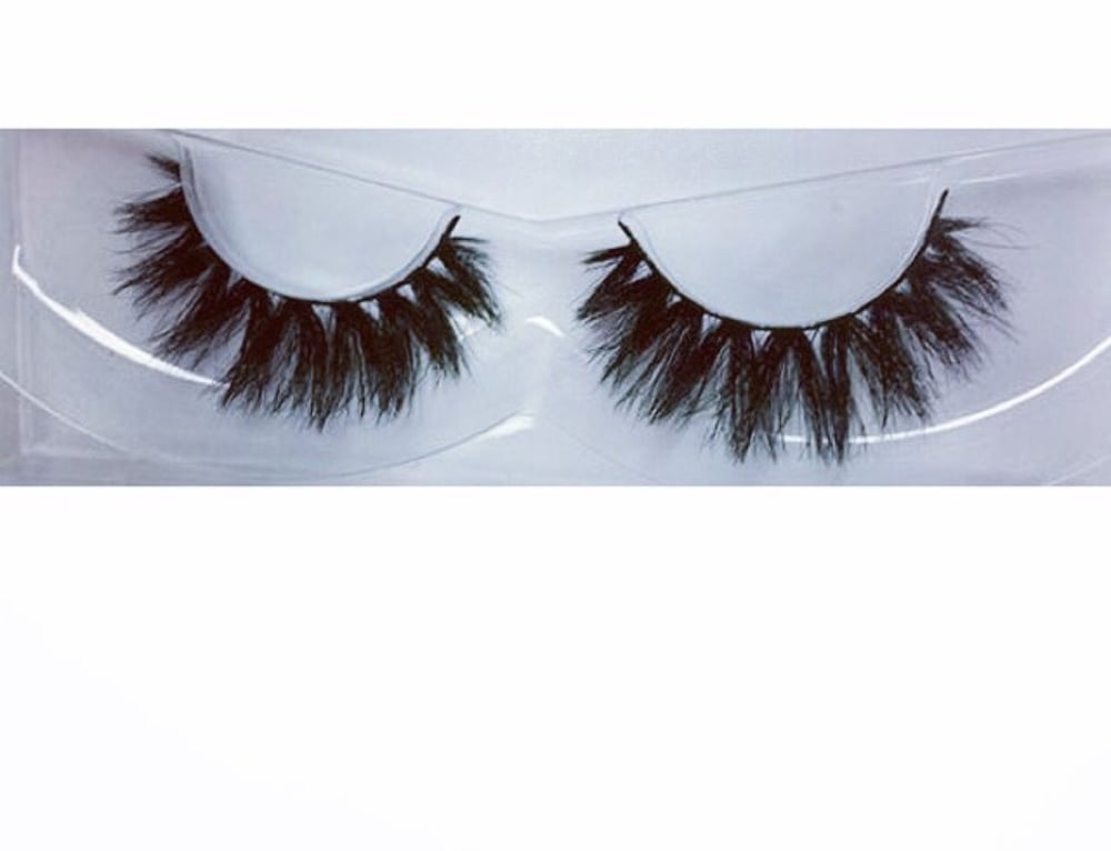 Image of 'BROOKE' eyelashes
