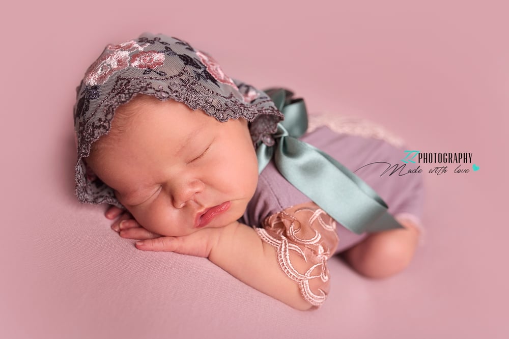 Image of newborn booking deposit