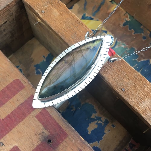 Image of REVERSIBLE LABRADORITE AND ABALONE LIGHTER NECKLACE