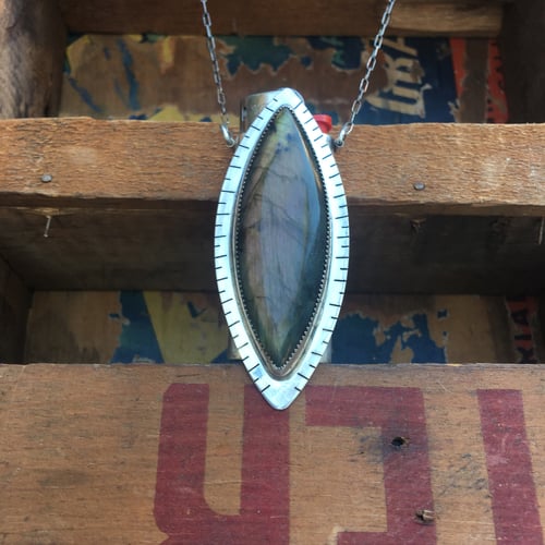 Image of REVERSIBLE LABRADORITE AND ABALONE LIGHTER NECKLACE