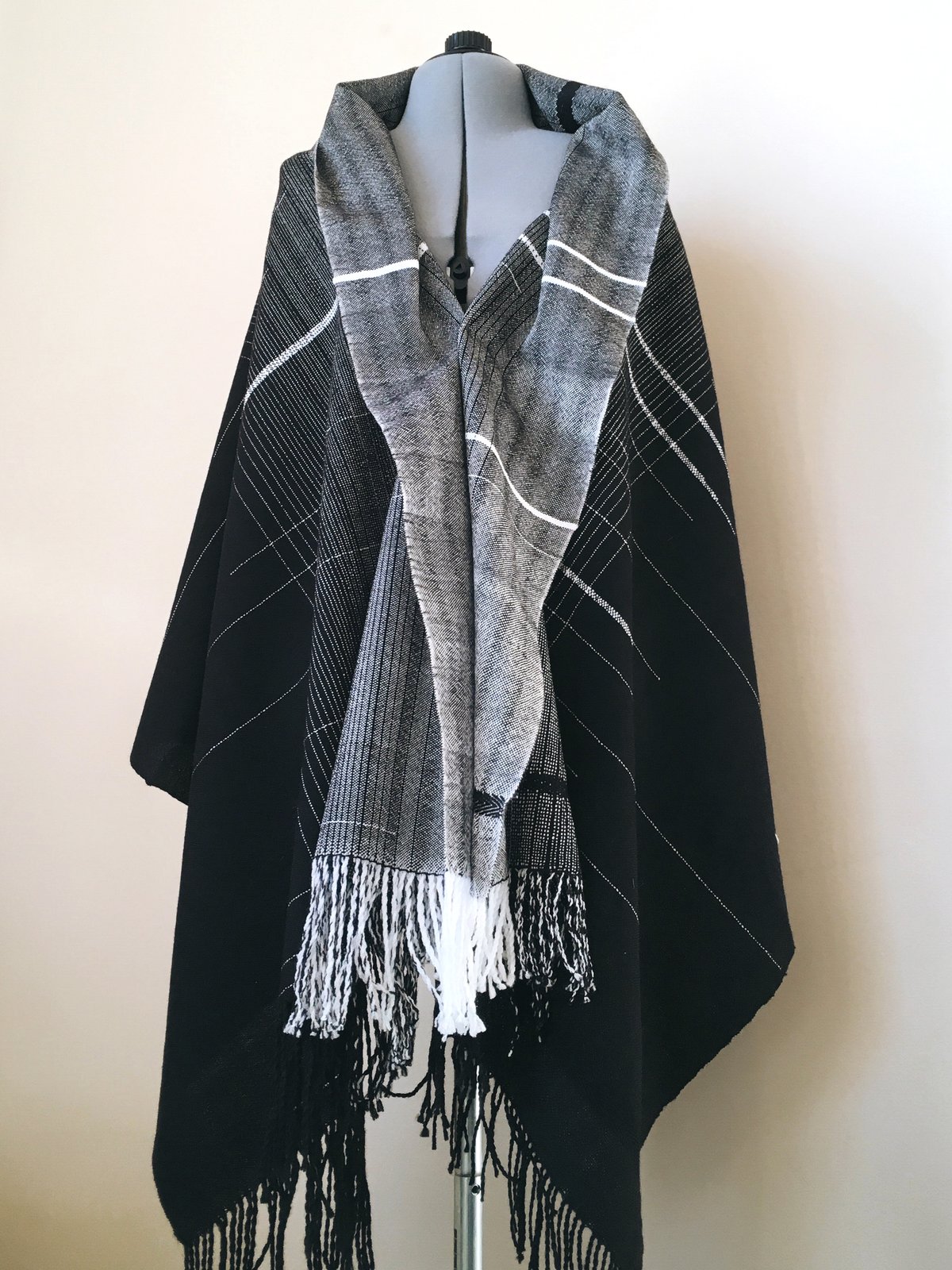 black and white merino wrap | dawn waswick ceramics & textiles