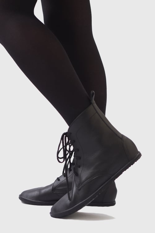 Image of Foris boots in Matte Black