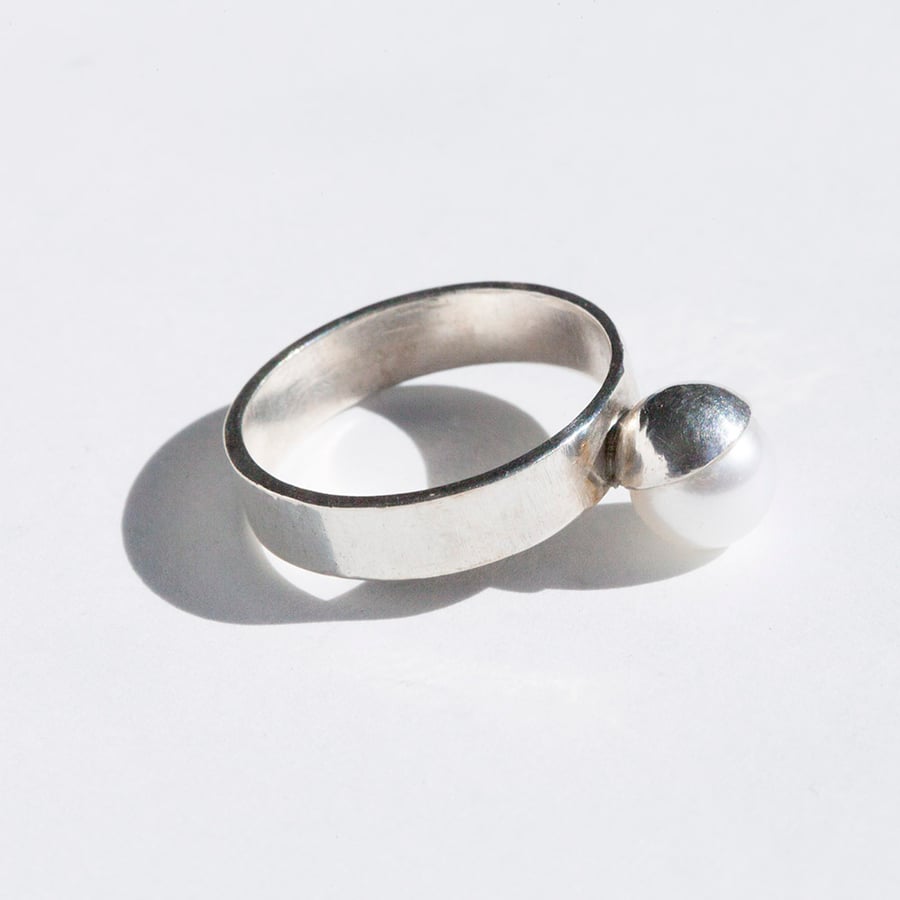 Image of Silver Pearl Ring 