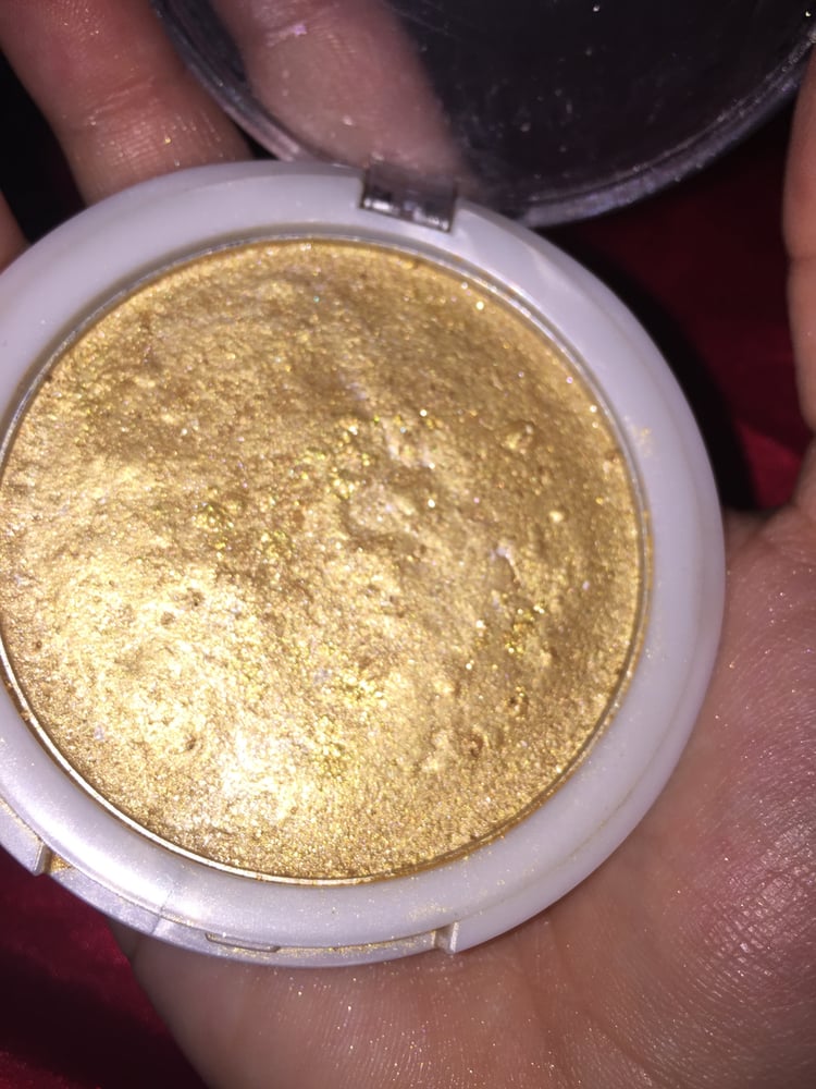 Image of "Cleopatra" Highlight Compact