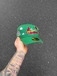 Image 1 of PINK BRIM KELLY PARTLY CLOUDY GREEN ST LOUIS CARDINALS CAP