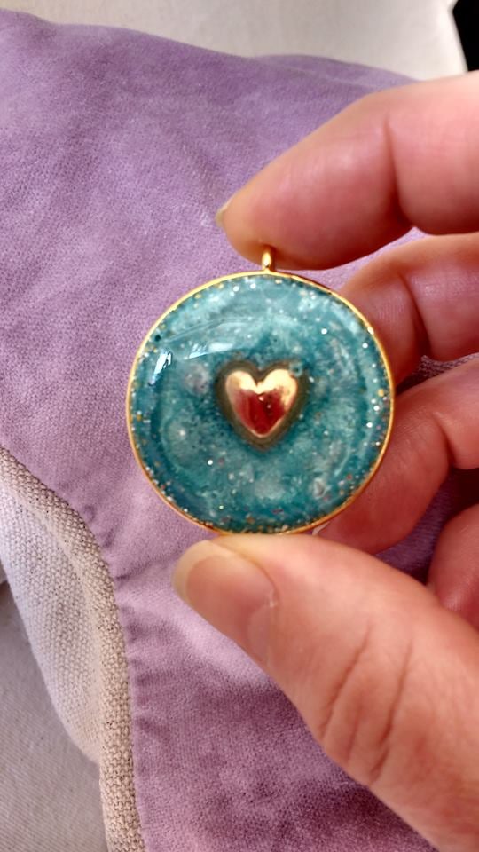 Image of Bluey Round Pendant 