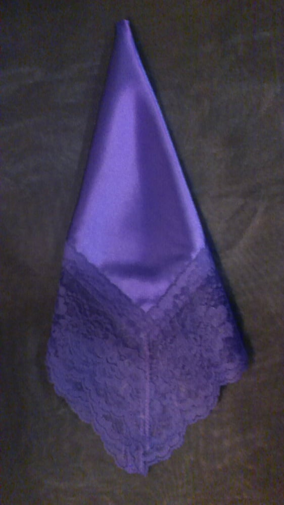 Image of SATIN AND LACE HANKIE