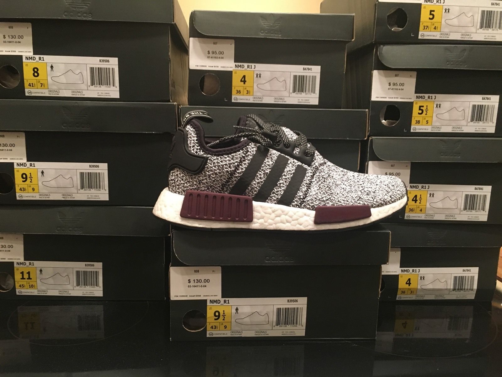 nmd r1 size 4