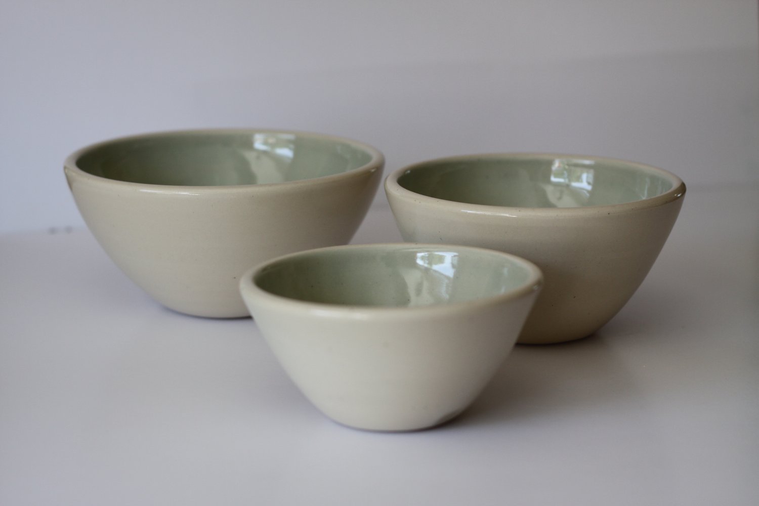 Image of Ceramic Nesting Matching 3 Bowl Set | White and Light Green Bowl Set | Ready to Ship