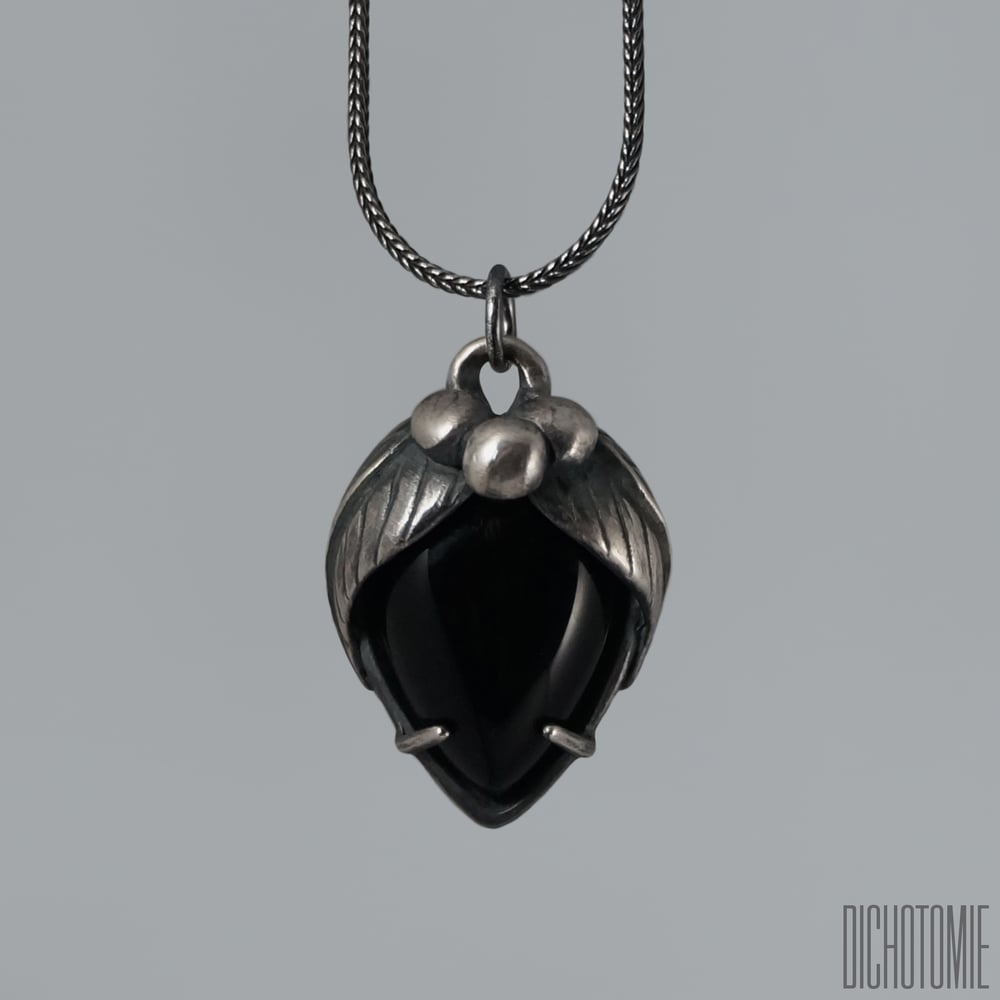 Image of La Belladonna Pendant Black Onyx