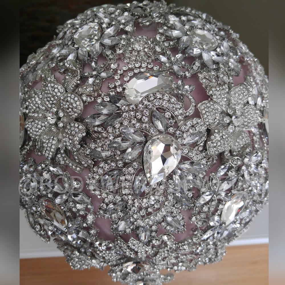 "Jamie" Full Bling Brooch Bouquet