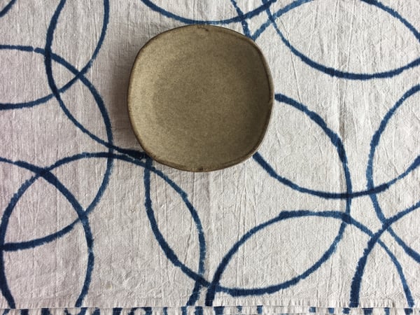 Image of 'quoits' table linen