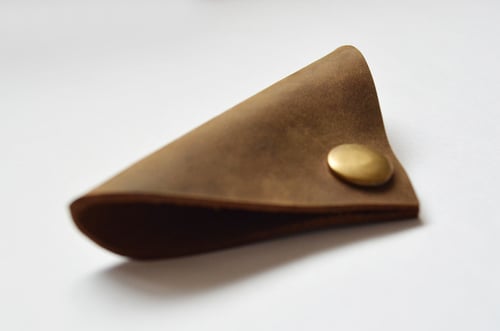 Image of Handmade Genuine Natural Leather Earphone Holder, Earphone Organizer, Cable Keeper D08