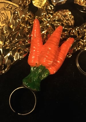 Image of Three Carrot Ring