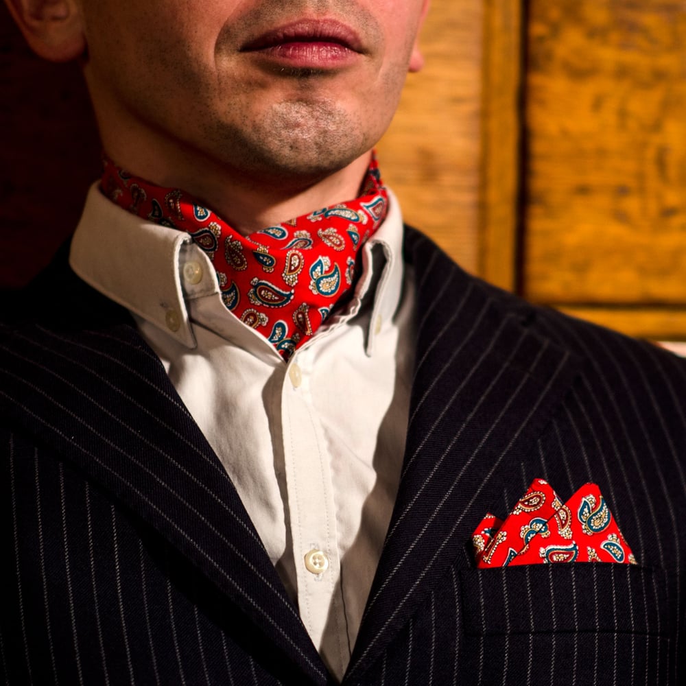 Image of Gents Red Paisley Cravat and Pocket Square