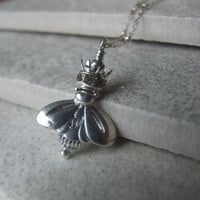 Image 1 of Queen Bee