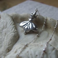 Image 3 of Queen Bee