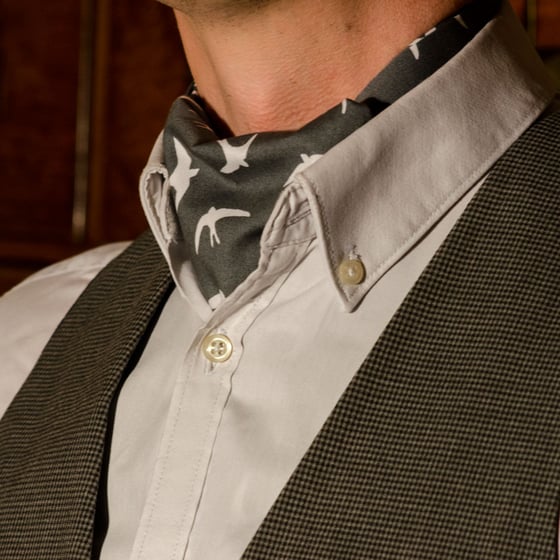 Image of Gents Swallow print Cravat and Pocket square