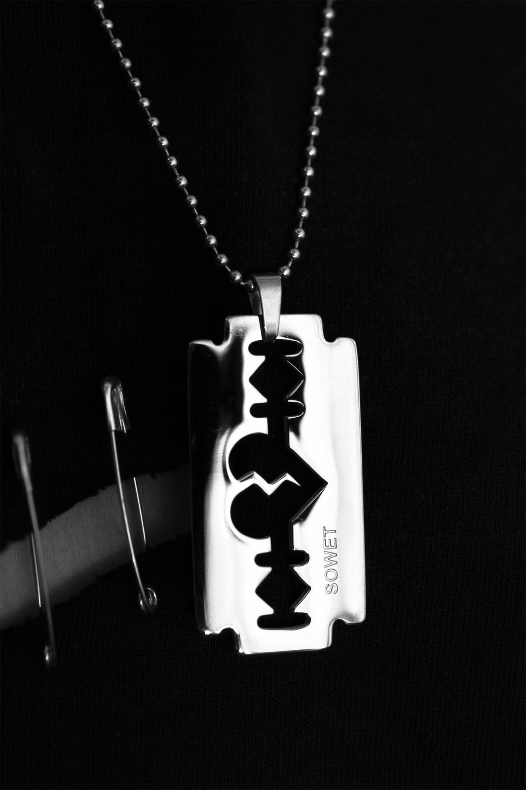 Broken heart razor deals blade necklace