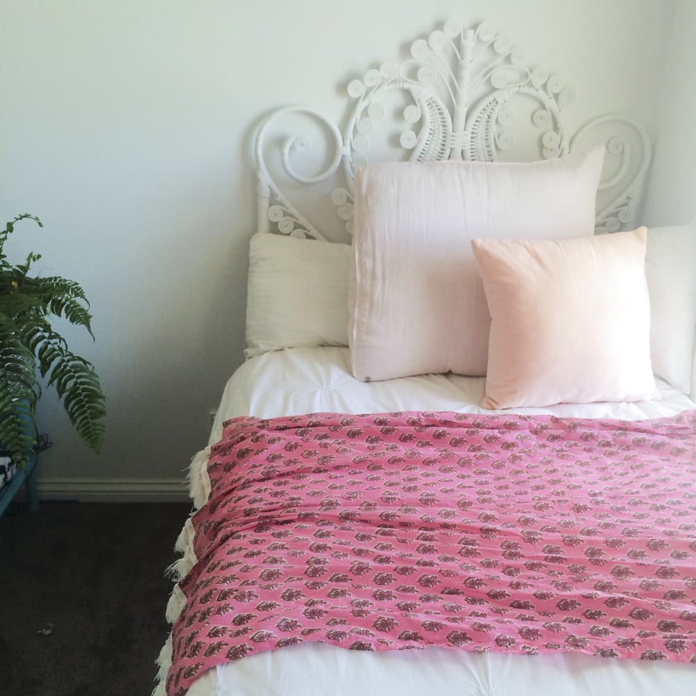 Image of Tassel Bed Throws - Stella Pink