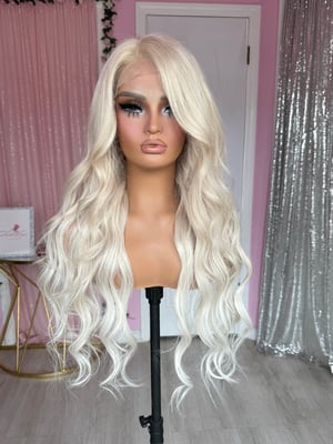 Image of human hair platinum blonde (ready to ship)