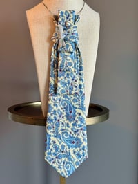 Image 2 of Glamorously Knotted