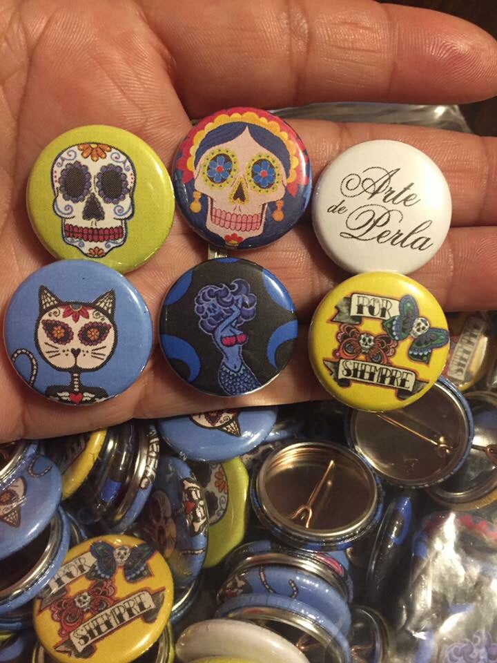 Image of Arte de Perla original art pins