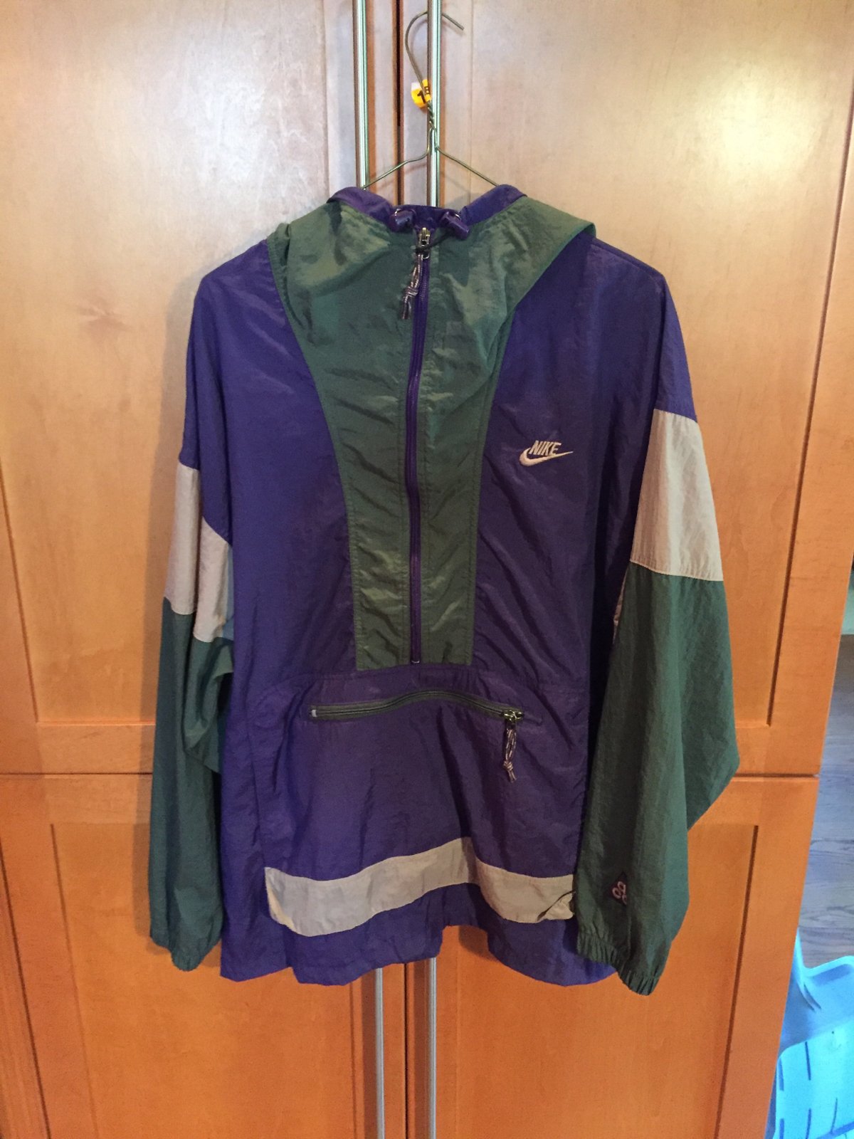acg windbreaker