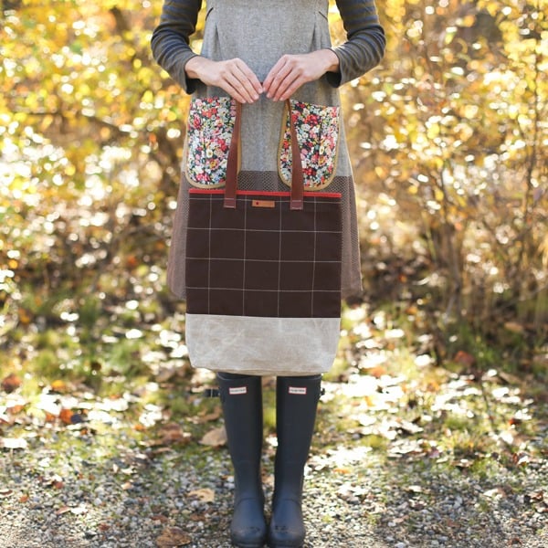 Image of 'madame Truffle'         - x -           NELL TOTE BAG,  size/2