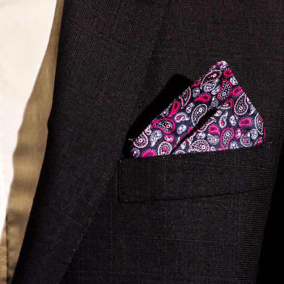 Image of Gents purple paisley cravat and pocket square