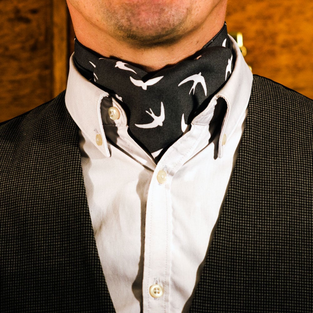 Image of Gents Swallow print Cravat and Pocket square