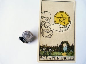 Image of Ace of Knits limited enamel pin