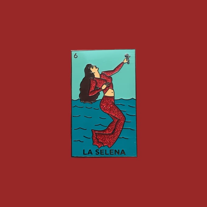 Image of "LA SELENAS" lapel pin