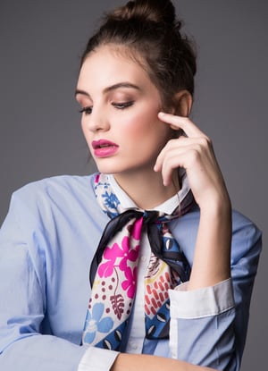 Image of PAÑUELO DE SEDA GRULLAS