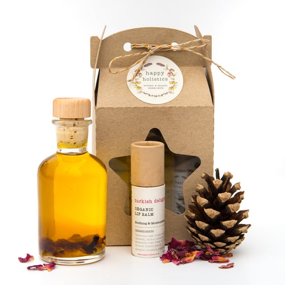Image of Organic Soil Association Aromatherapy Bath/Body Oil and Lipbalm Gift Set