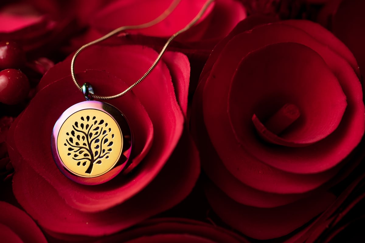 Image of Autumn Arbol Essential Oil Diffuser Necklace