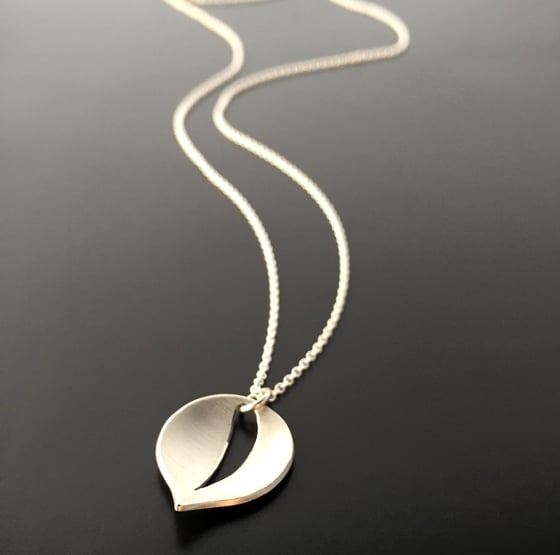 Image of Simple Leaf Necklace