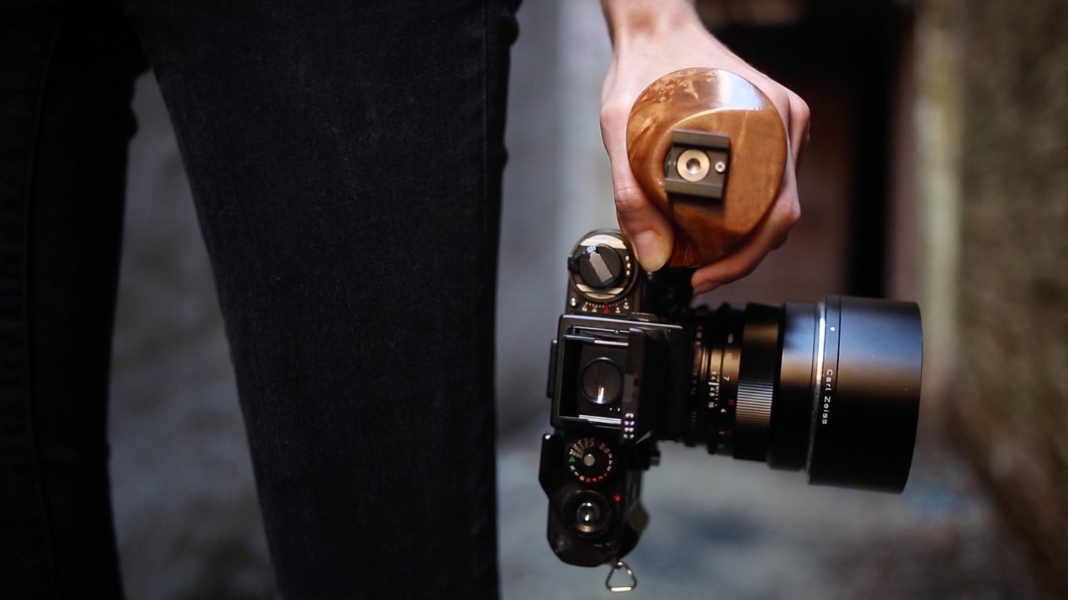 Bespoke Wooden Camera Handles by Allen Henson roi Allen Henson