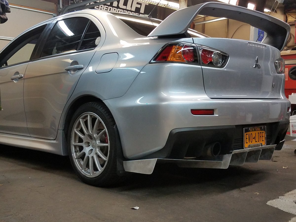 Evilsubiecustoms — EVO X rear diffuser