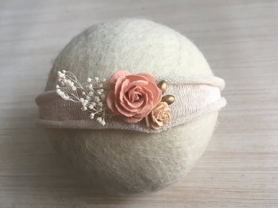Image of Perfectly peach tieback