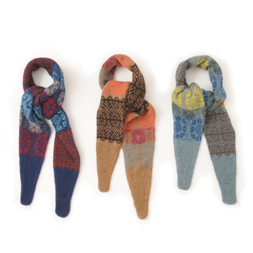 Image of Multi Rose Pointy Scarf in Navy