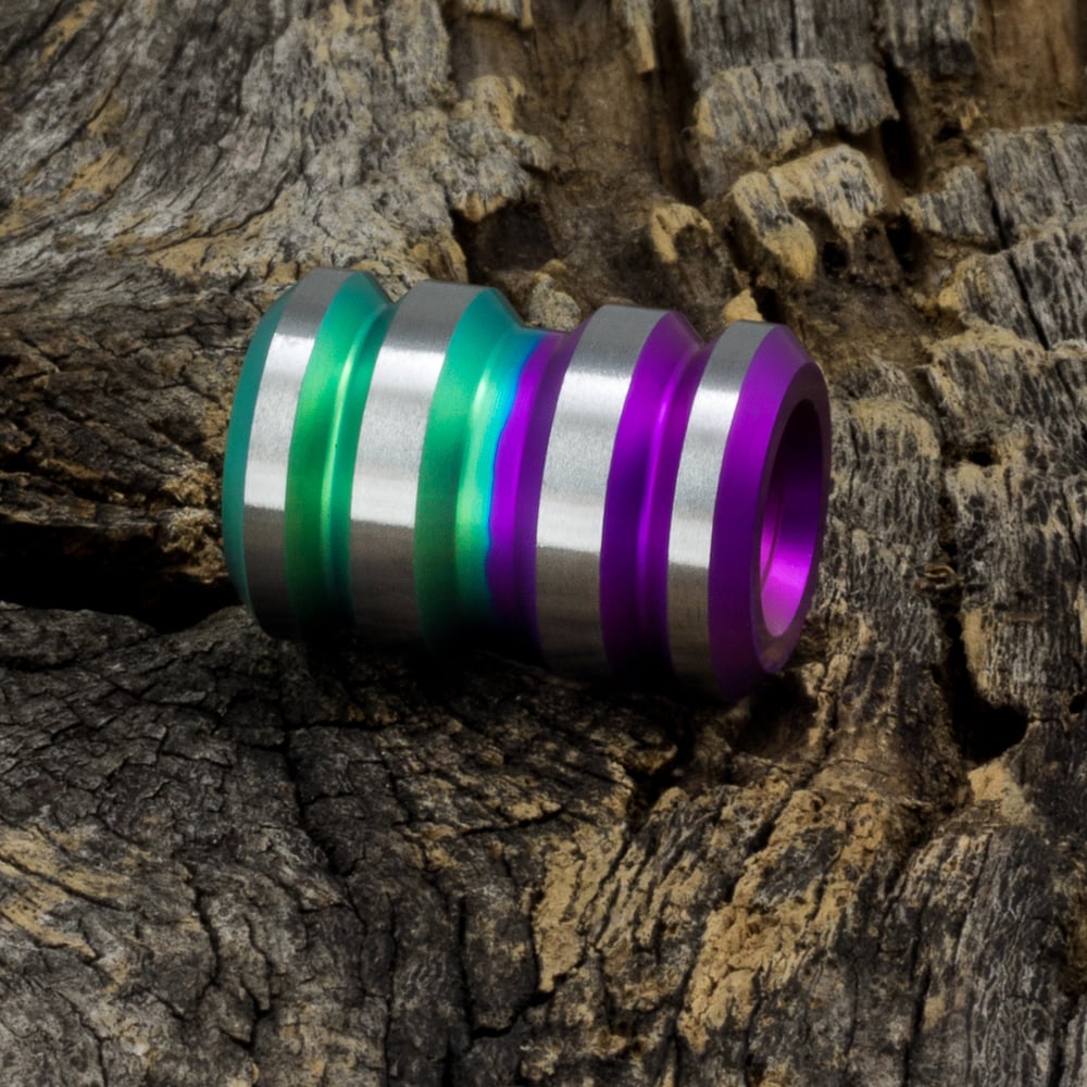 Image of Tank Purple & Green Wave Ti Bead #1