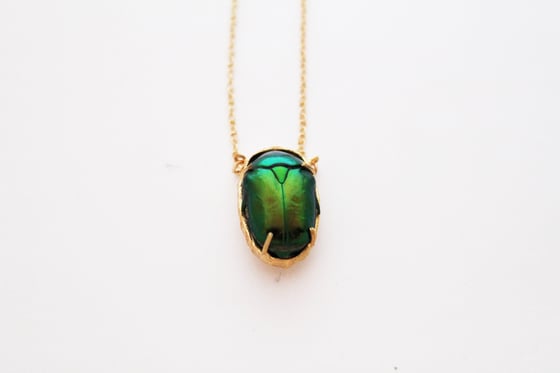 Image of Iridiscent Green Necklace