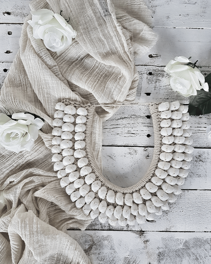 Image of shell collar indrah