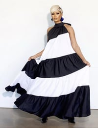 Monochrome swing maxi
