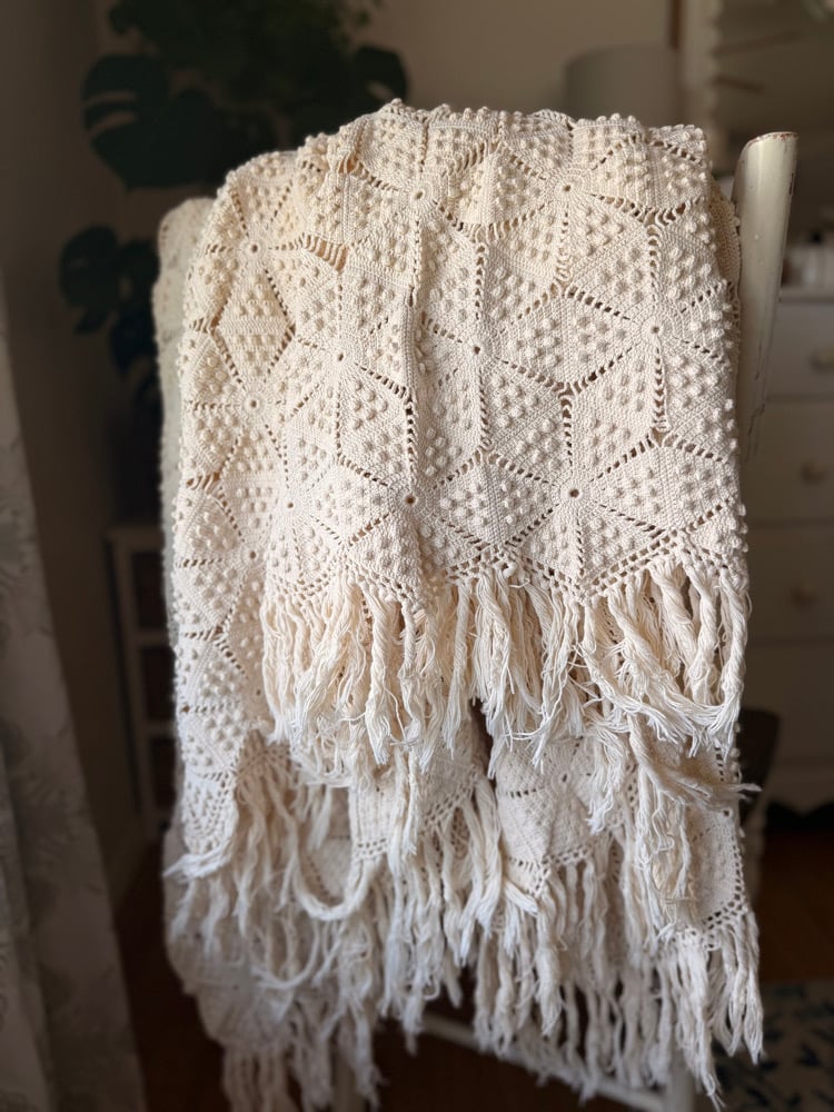 Image of Full fringe popcorn blanket 